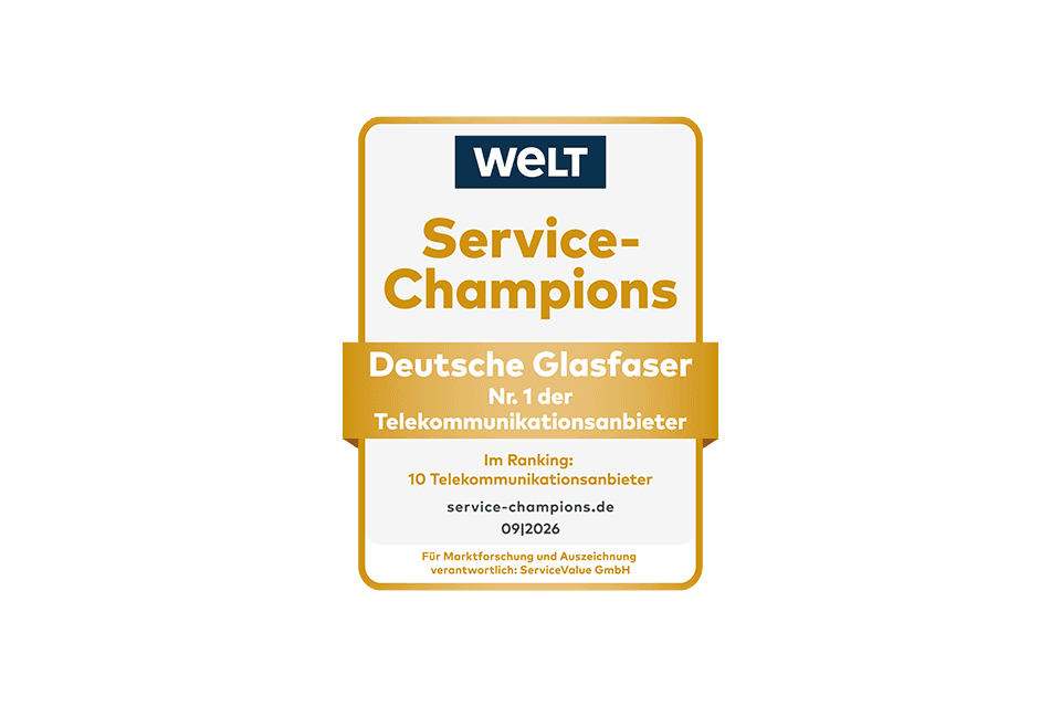 Welt Service-Champions Siegel: Deutsche Glasfaser, Nr. 1 der Telekommunikationsanbieter, 09/2026, gold-weißes Abzeichen.