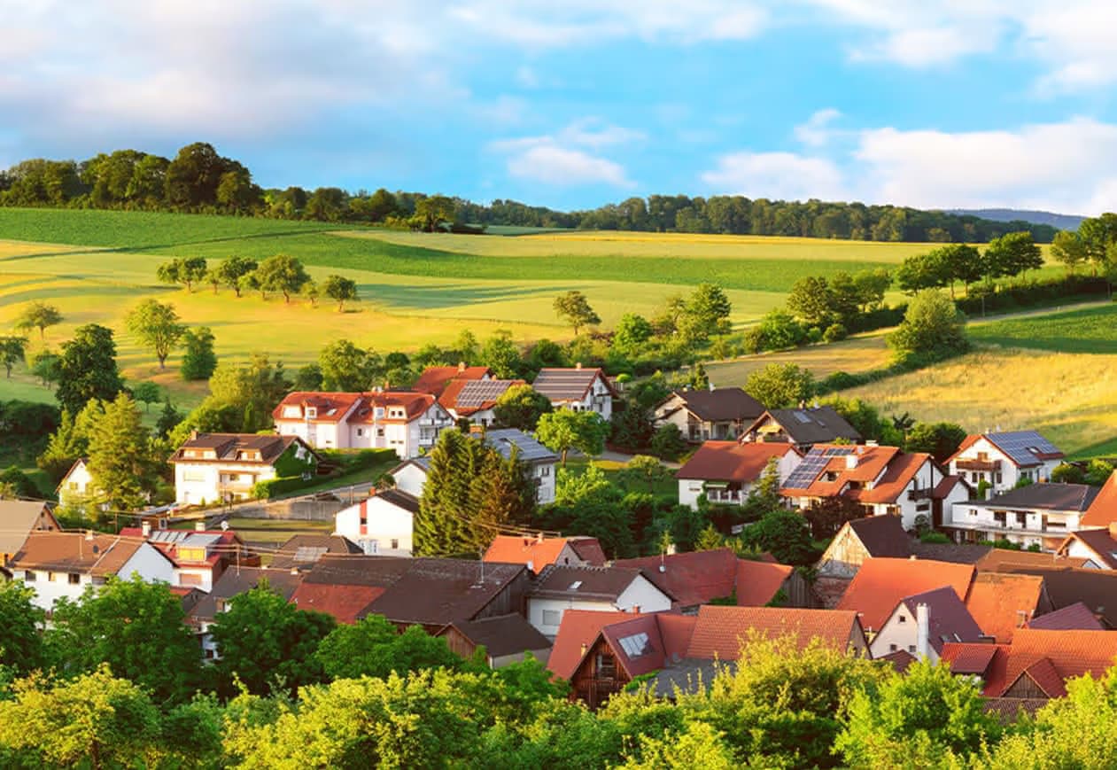 Landschaft mit Häusern