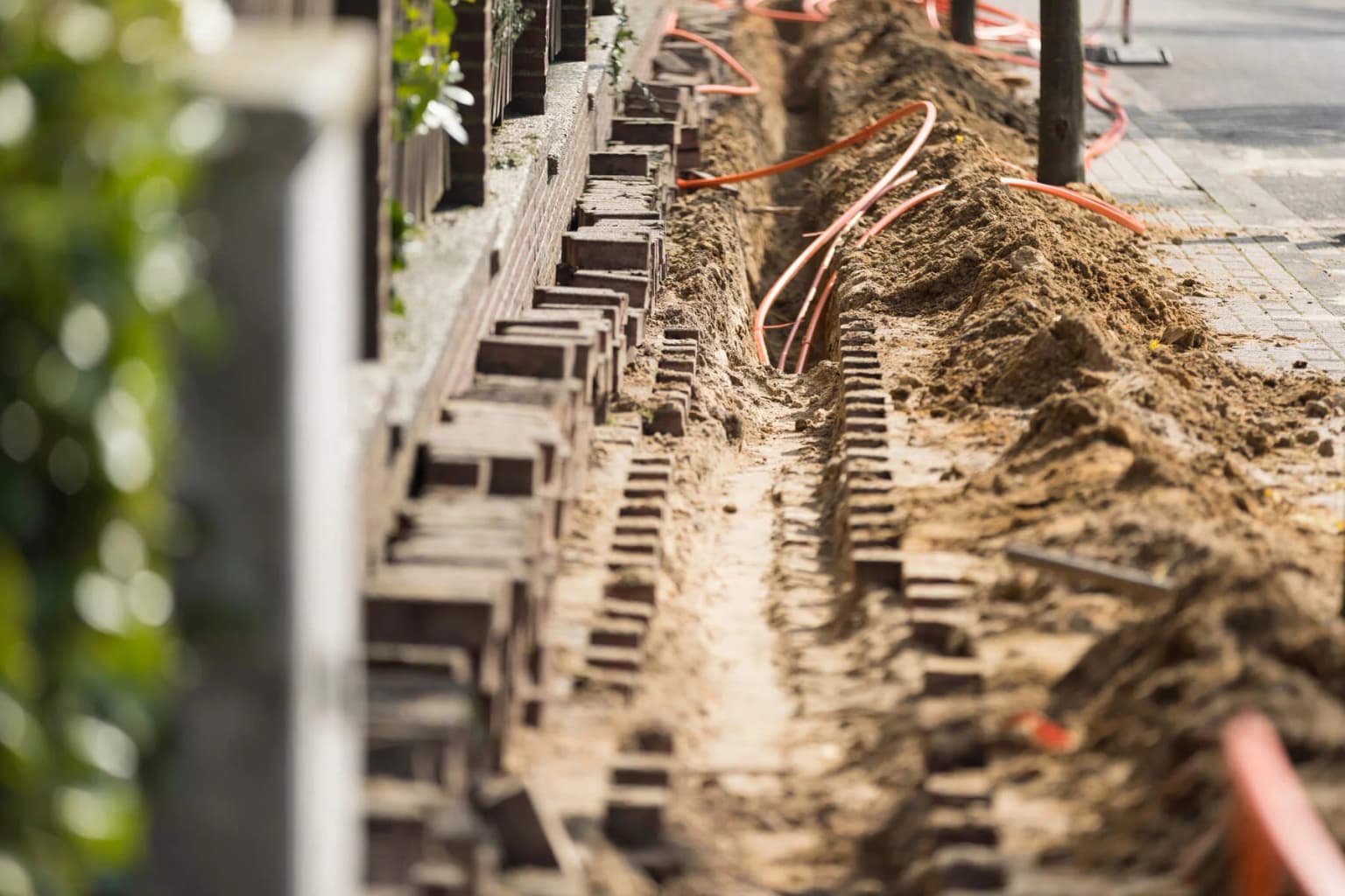Glasfaserkabel werden verlegt Bohrungen Deutsche Glasfaser