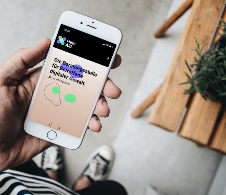 Screenshot der Webseite HateAid.org: Die Beratungsstelle für Betroffene digitaler Gewalt