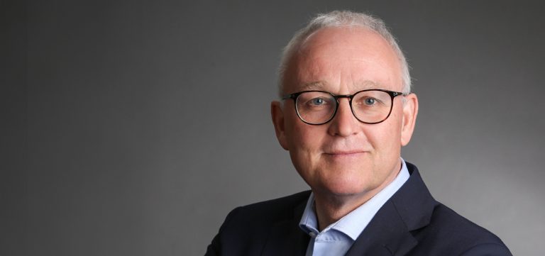 Porträt Dr. Stefan Ostrau
